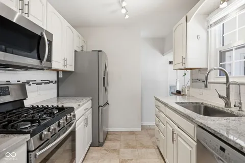 $395,000 | 5824 Kingsley Drive, Indianapolis, IN 46220