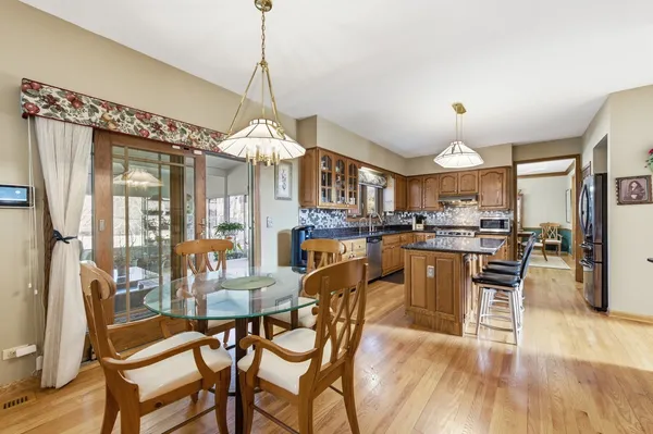 $4,750 | 912 Stonebridge Way, Woodridge, IL 60517