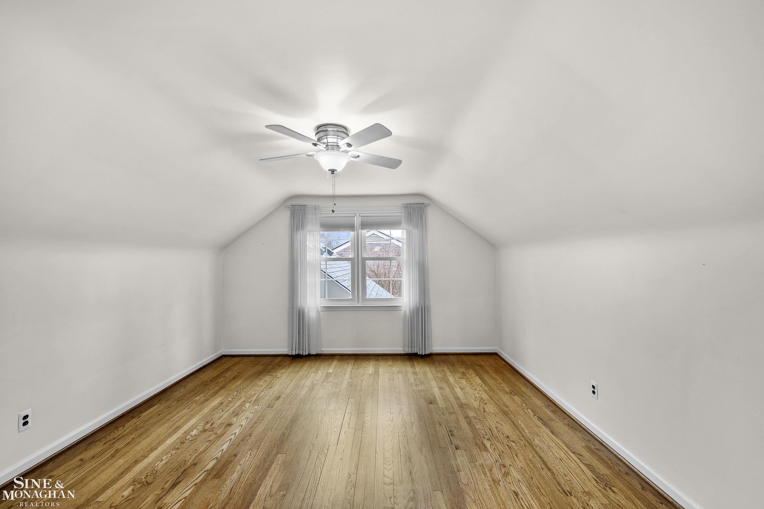 325 Stephens Road Grosse Pointe Farms, MI 48236 - Photo 21 of 41