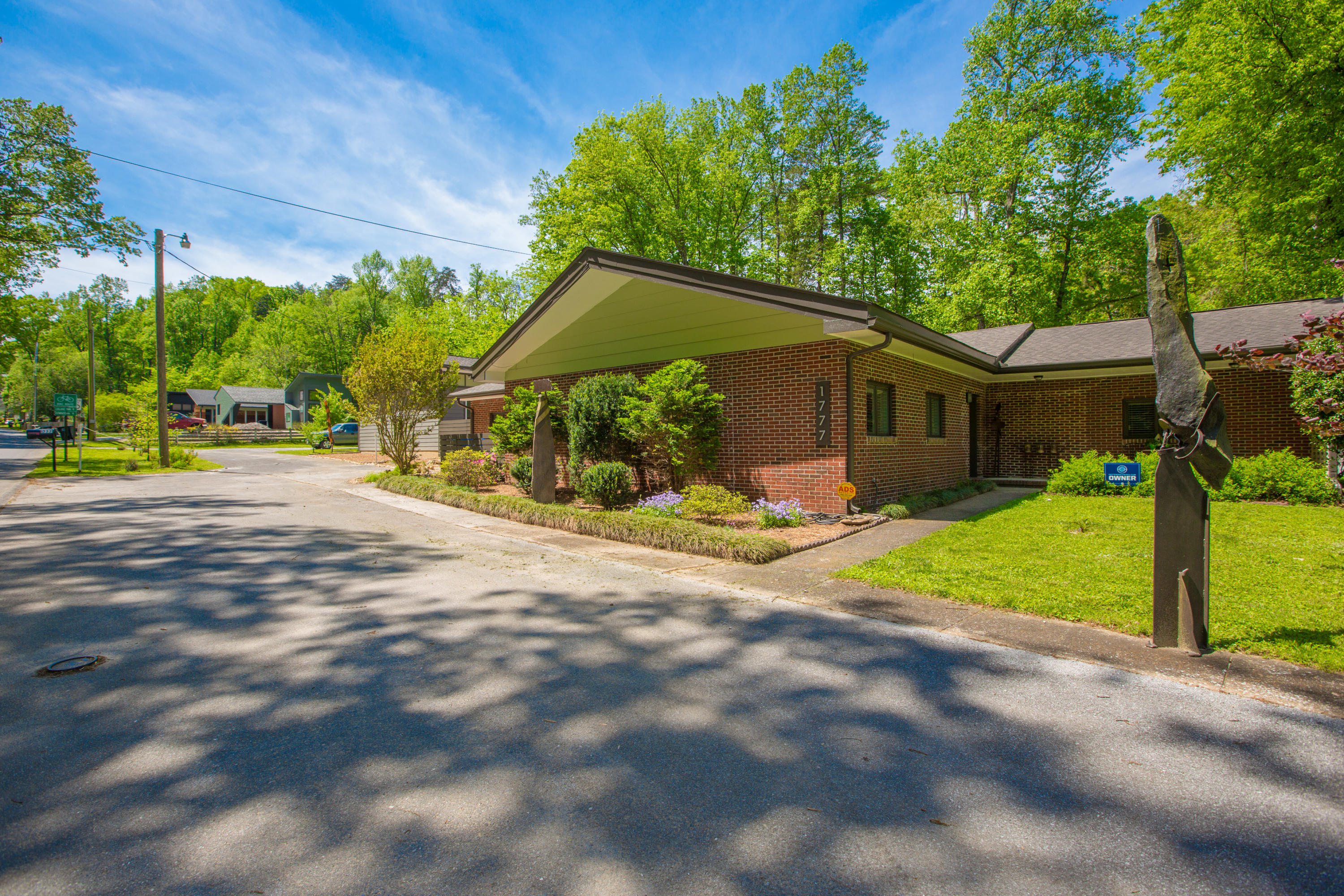 1777 Whiteoak Road Chattanooga, TN 37415 - Photo 35 of 37 1777 White Oak Road-6589