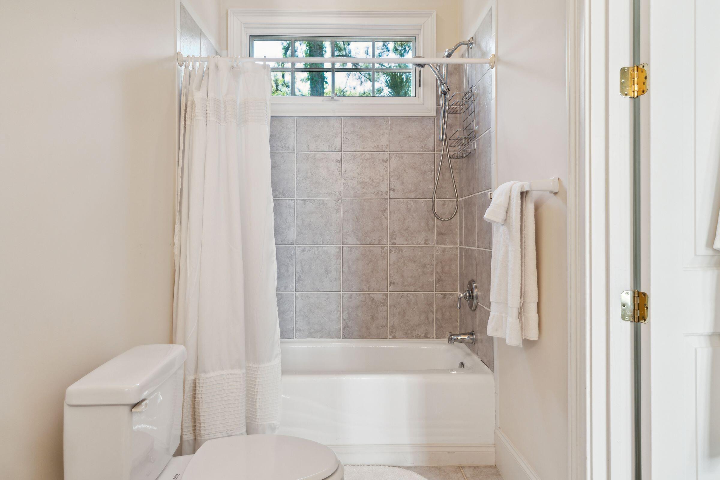 747 Navigators Run Mount Pleasant, SC 29464 - Photo 37 of 72 747NavigatorsRun-KeenEyeMarketing-039