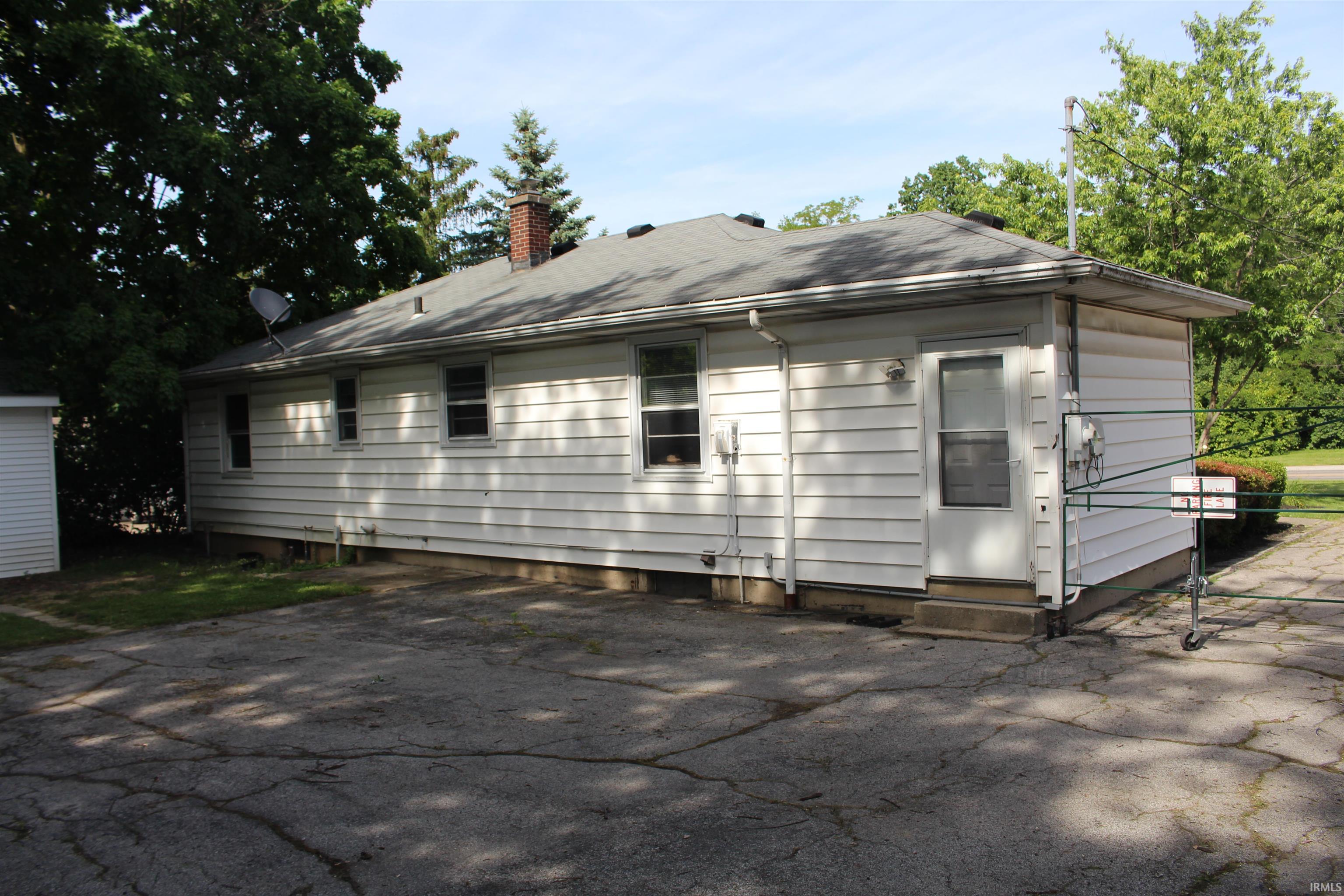 2411 Reed Road Fort Wayne, IN 46815 - Photo 6 of 31 Gallery Image 6