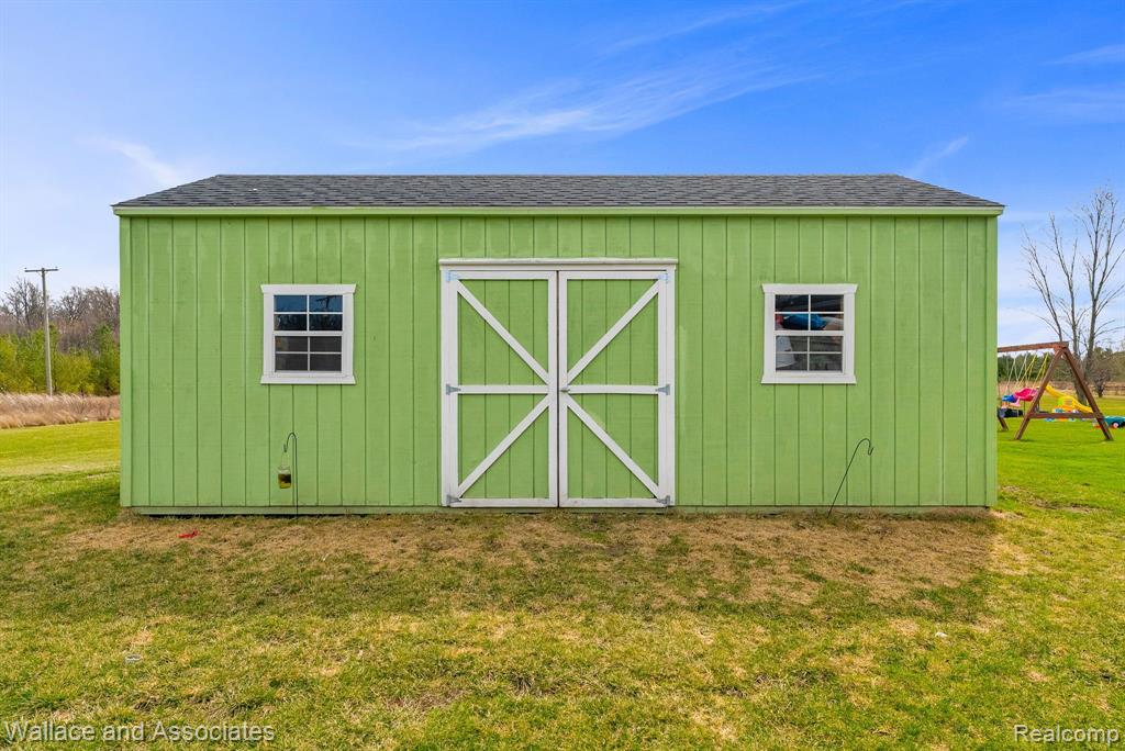 8911 Fisher Road Avoca, MI 48006 - Photo 30 of 35