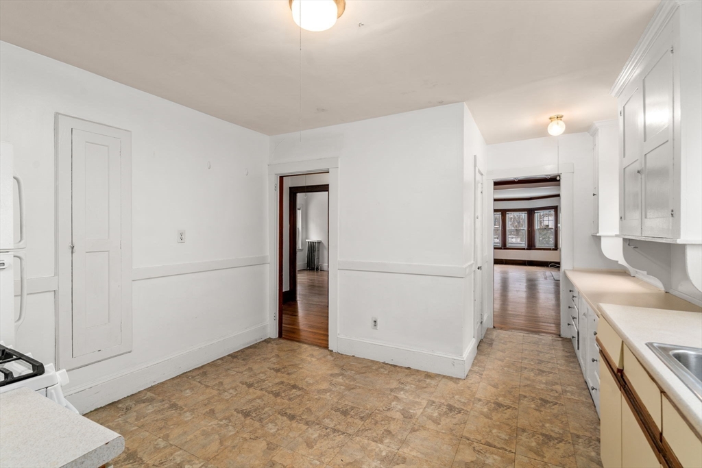27-28 Seagrave Road Cambridge, MA 02140 - Photo 16 of 28 Gallery Image 16