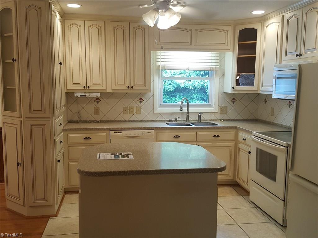 6902 Tulane Drive High Point, NC 27263 - Photo 11 of 30 Gallery Image 11