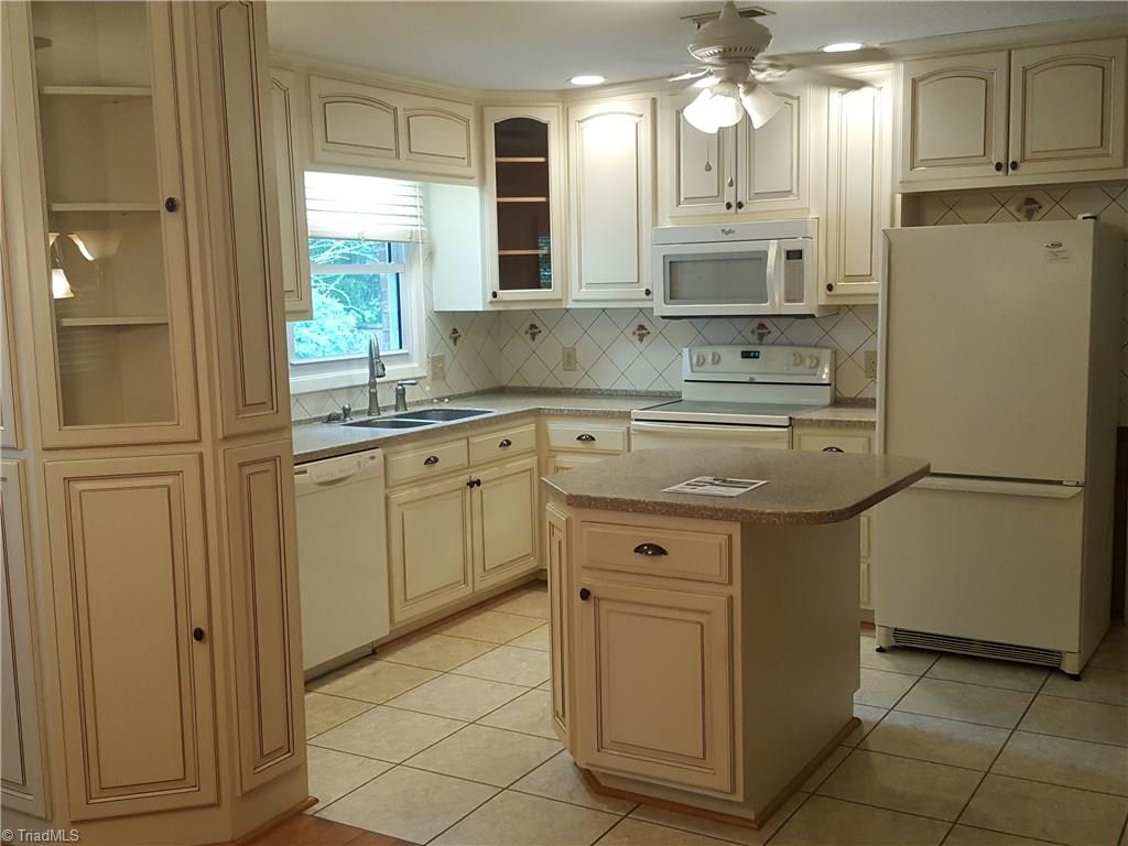 6902 Tulane Drive High Point, NC 27263 - Photo 12 of 30 Gallery Image 12