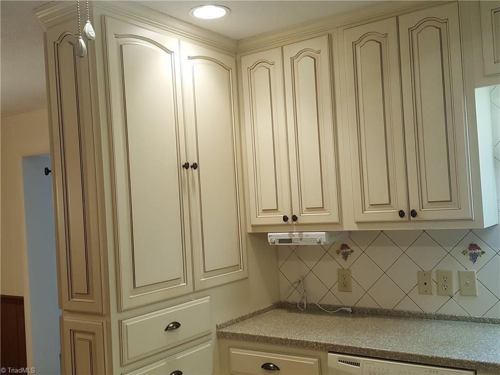 6902 Tulane Drive High Point, NC 27263 - Photo 14 of 30 Gallery Image 14