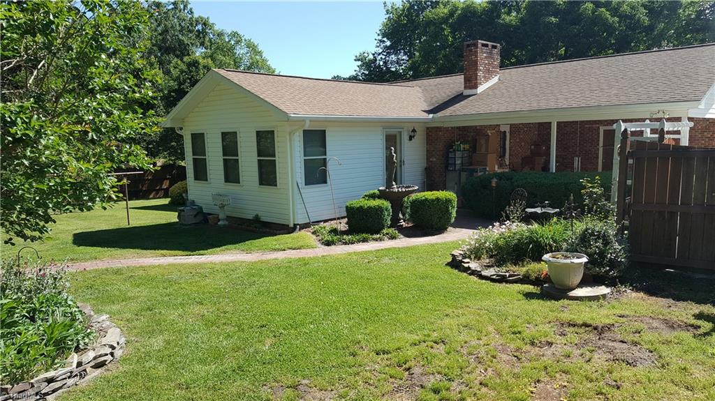 6902 Tulane Drive High Point, NC 27263 - Photo 9 of 30 Gallery Image 9