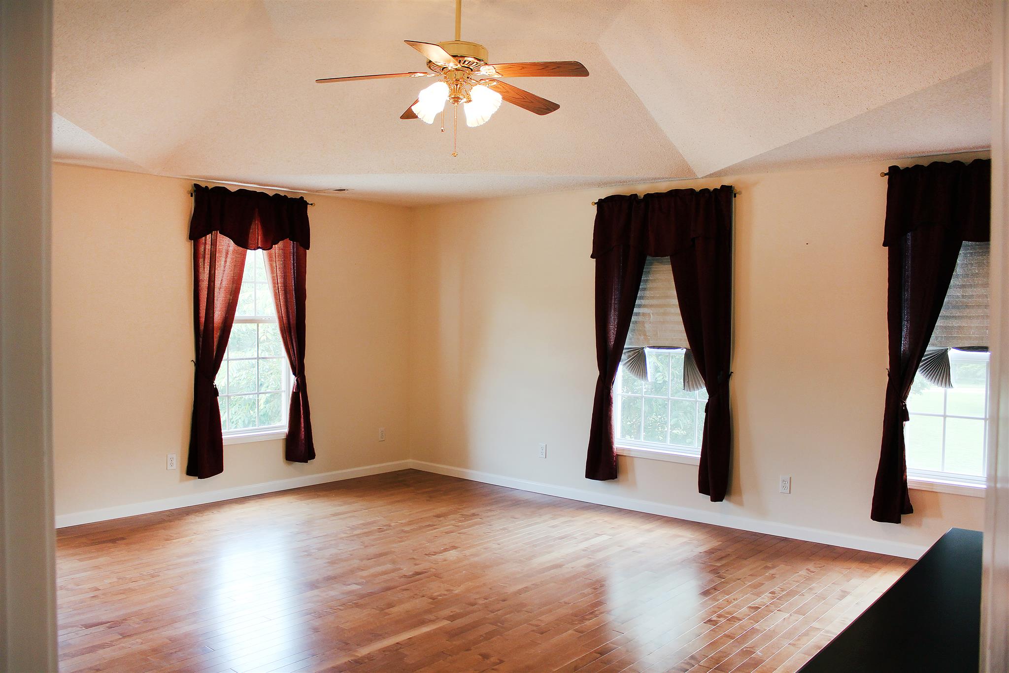 429 Williams Road Morrison, TN 37357 - Photo 11 of 30 a view of a room with wooden floor and windows