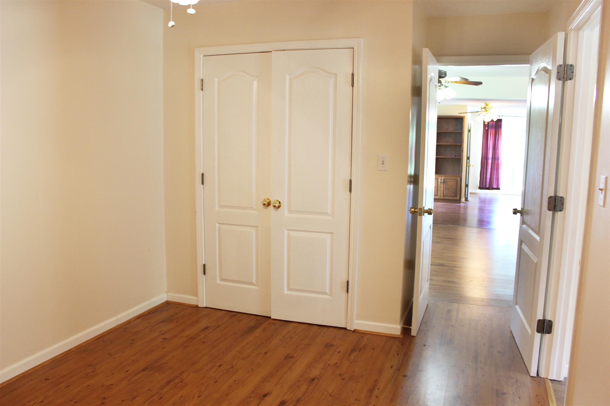 429 Williams Road Morrison, TN 37357 - Photo 18 of 30 a view of a hallway with wooden floor