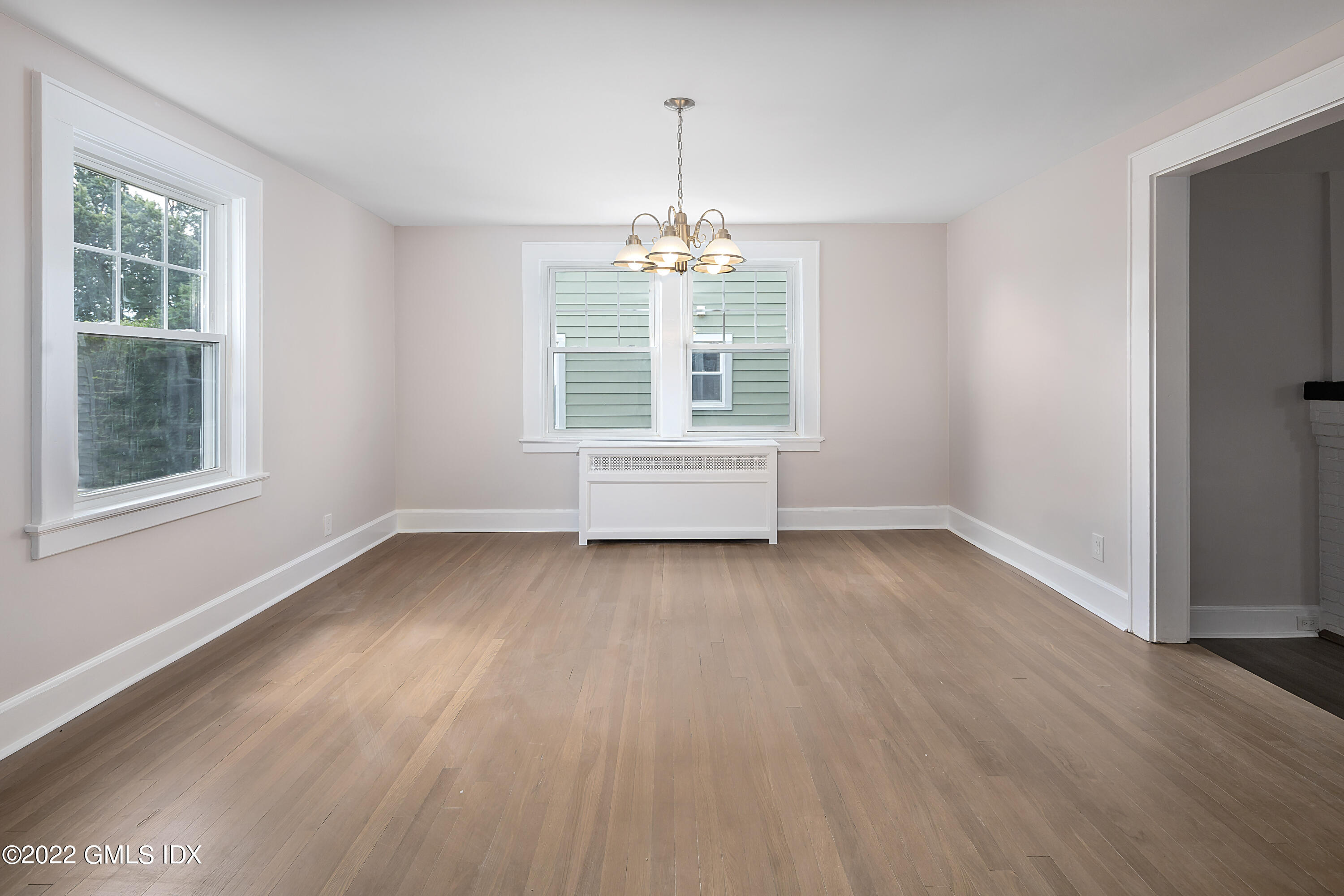287 Glenbrook Road Stamford, CT 06906 - Photo 8 of 37 287 Glenbrook Rd, Stamford, CT 06906-10