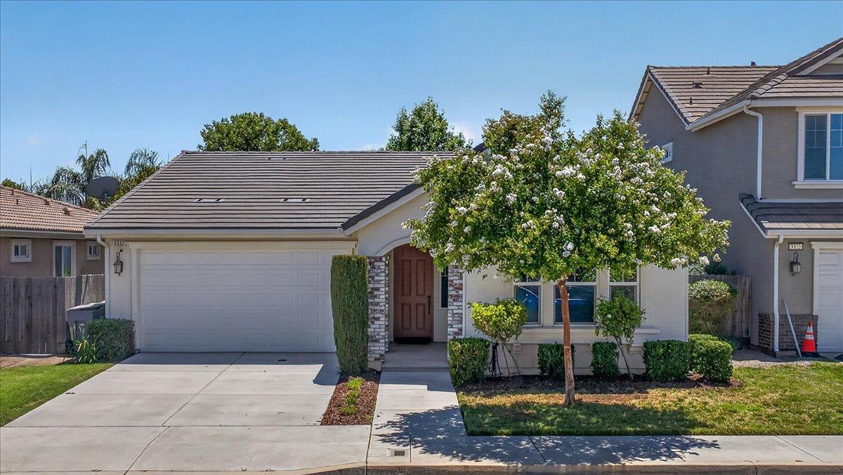3532 Hampton Way Clovis, CA 93619 - Photo 1 of 24