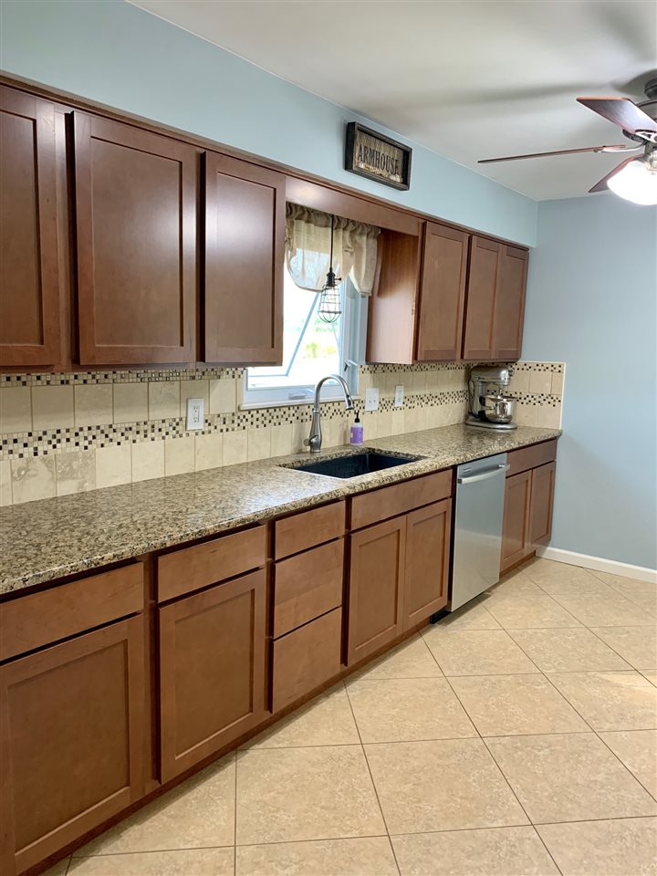13191 Hogan Road Linden, MI 48451 - Photo 4 of 24