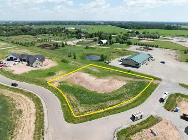 $123,000 | Oak Creek, Unit 16, Kaukauna, WI 54130