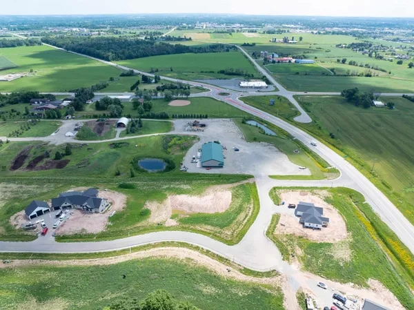 $123,000 | Oak Creek, Unit 16, Kaukauna, WI 54130