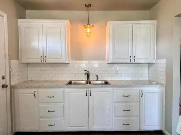 $1,125 | 505 East 37th Street, Lubbock, TX 79404