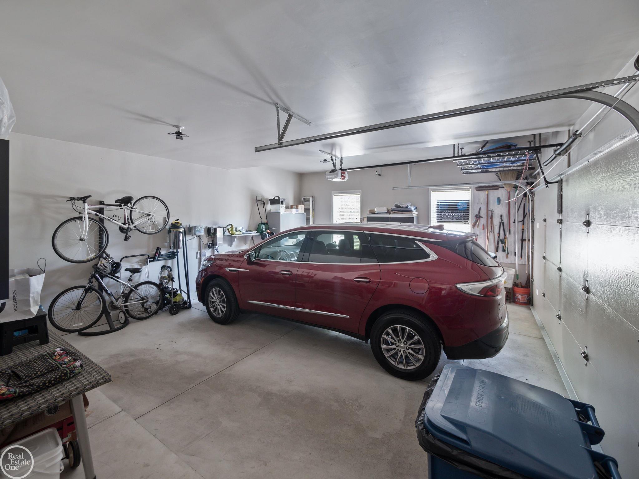 2599 Summerlin Court Rochester, MI 48306 - Photo 45 of 51 50120799-44.JPG