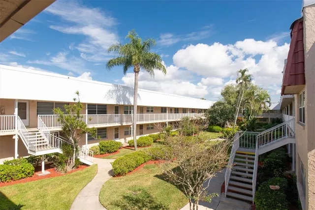 $1,750 | 10032 65th Avenue North, Unit 24, St. Petersburg, FL 33708