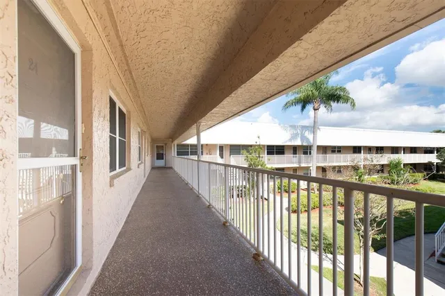 $1,750 | 10032 65th Avenue North, Unit 24, St. Petersburg, FL 33708