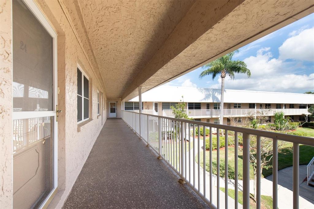 10032 65th Avenue North, Unit 24 St. Petersburg, FL 33708 - Photo 4 of 56