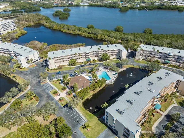$1,750 | 10032 65th Avenue North, Unit 24, St. Petersburg, FL 33708