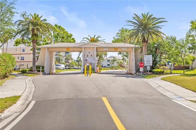 $1,750 | 10032 65th Avenue North, Unit 24, St. Petersburg, FL 33708