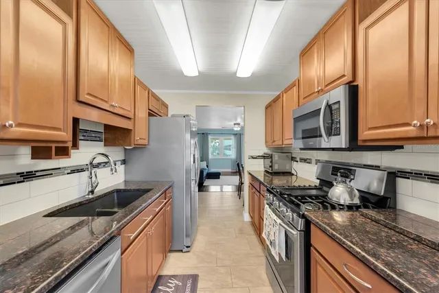 $1,750 | 10032 65th Avenue North, Unit 24, St. Petersburg, FL 33708