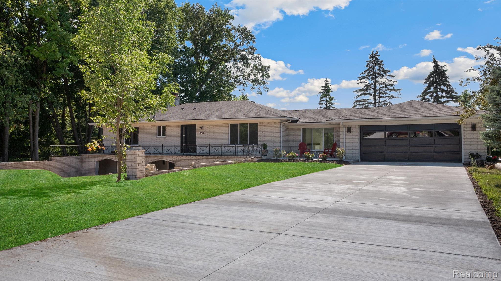 2164 East Hamlin Road Rochester, MI 48307 - Photo 1 of 34 photo has been Virtually staged/digitally enhanced