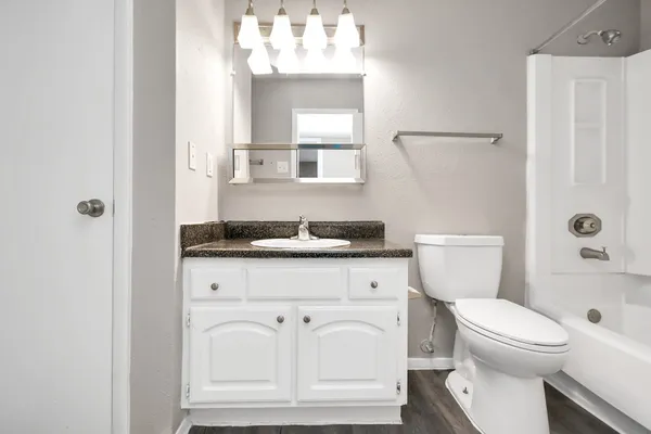 $1,310 | 7700 West Airport Boulevard, Unit 1206, Houston, TX 77071