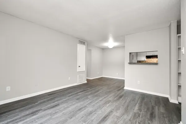 $1,310 | 7700 West Airport Boulevard, Unit 1206, Houston, TX 77071