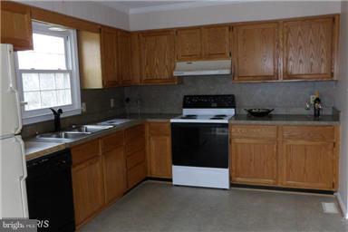 30 Hope Hill Road Castleton, VA 22716 - Photo 2 of 16 Kitchen