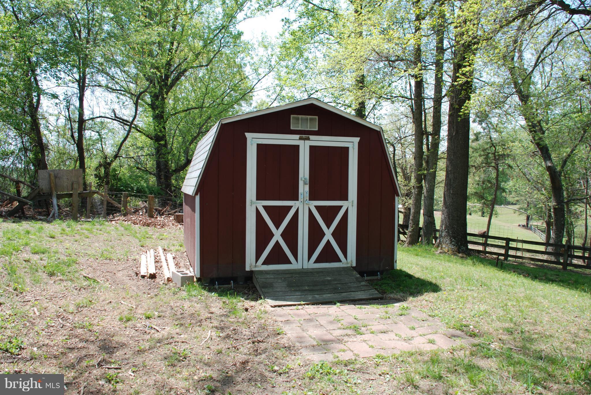 30 Hope Hill Road Castleton, VA 22716 - Photo 13 of 16 Shed
