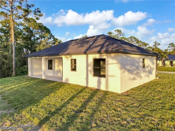 $2,700 | 1601 Clark Avenue, Lehigh Acres, FL 33972