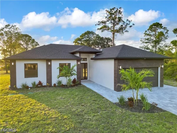 $2,700 | 1601 Clark Avenue, Lehigh Acres, FL 33972