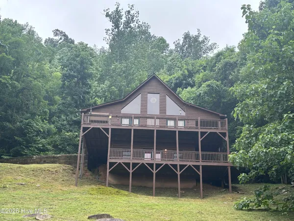 $429,900 | 380 Buck Ridge Drive, Murphy, NC 28906