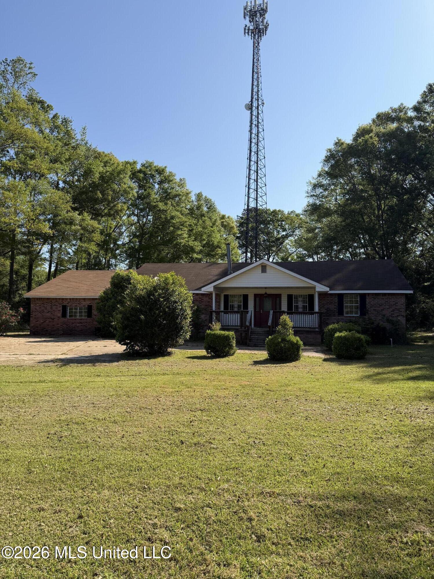 730 Vogel Street McComb, MS 39648 - Photo 2 of 38 IMG_1658