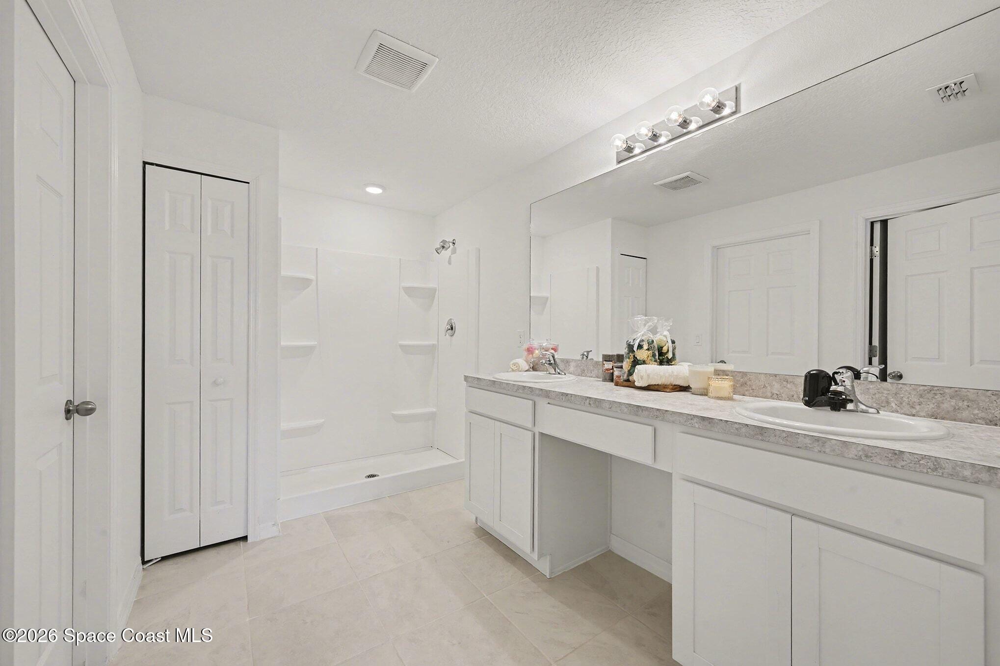 1743 Fairlight Street Northwest Palm Bay, FL 32907 - Photo 9 of 23 012_file_7018