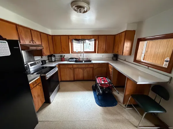 $160,000 | 195 Old State Road 54, Avoca, IN 47420