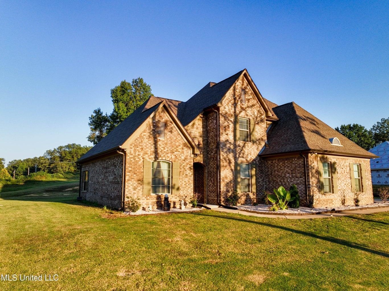 2364 Nikki Ridge Drive Nesbit, MS 38651 - Photo 2 of 26
