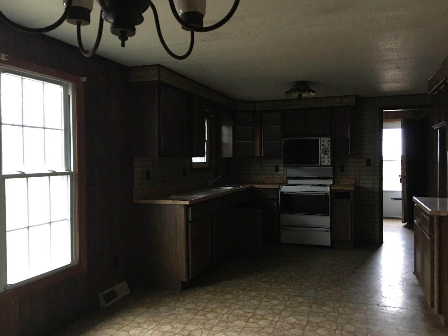 1934 North 2653rd Road Ottawa, IL 61350 - Photo 5 of 24