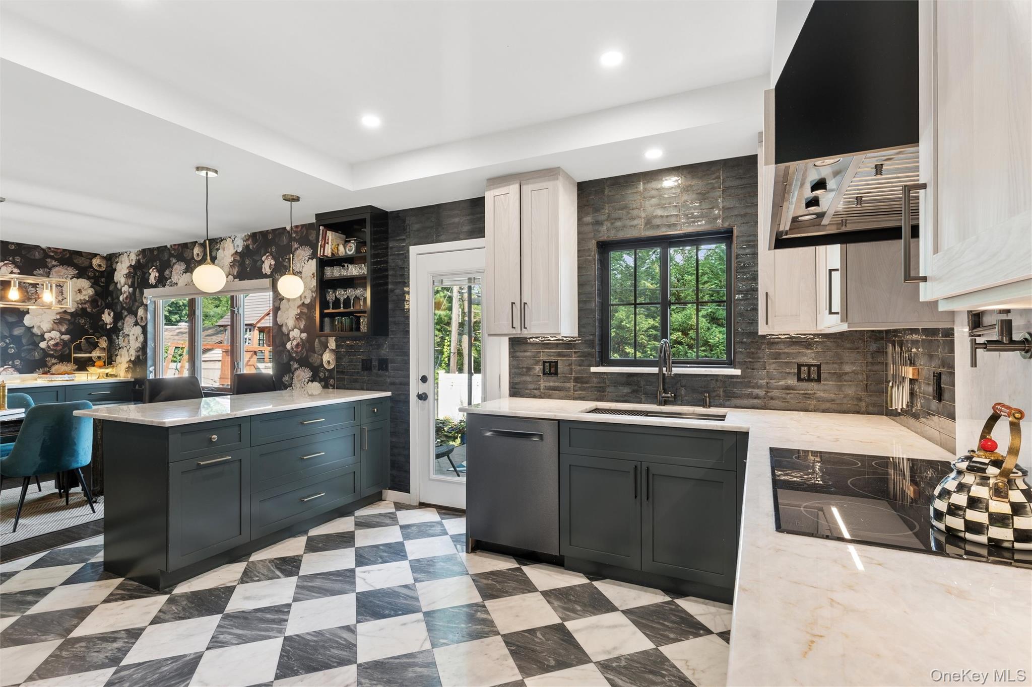 1007 Stafford Road Valley Stream, NY 11580 - Photo 9 of 39 Gallery Image 9