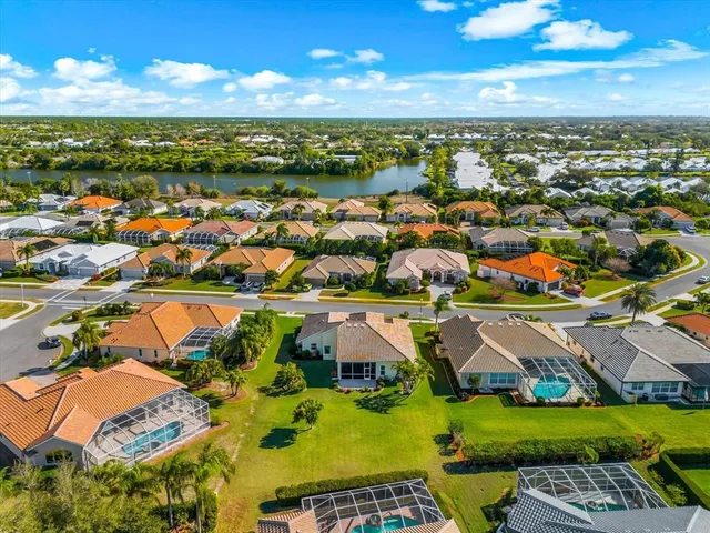 $585,800 | 615 May Apple Way, Venice, FL 34293