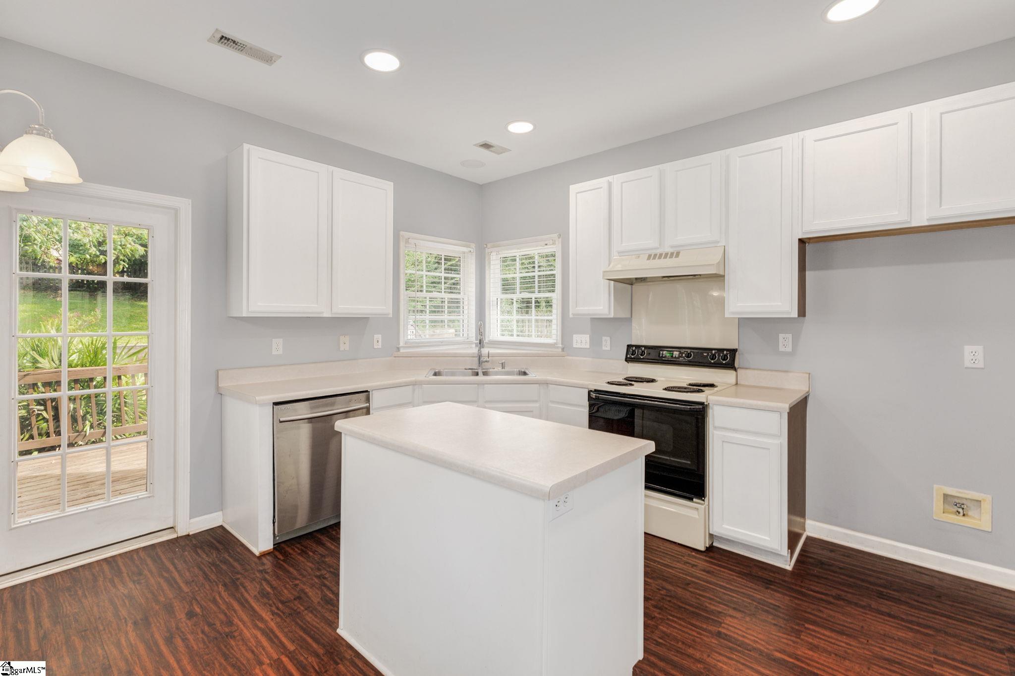 209 Timberleaf Drive Duncan, SC 29334 - Photo 16 of 33 Gallery Image 16