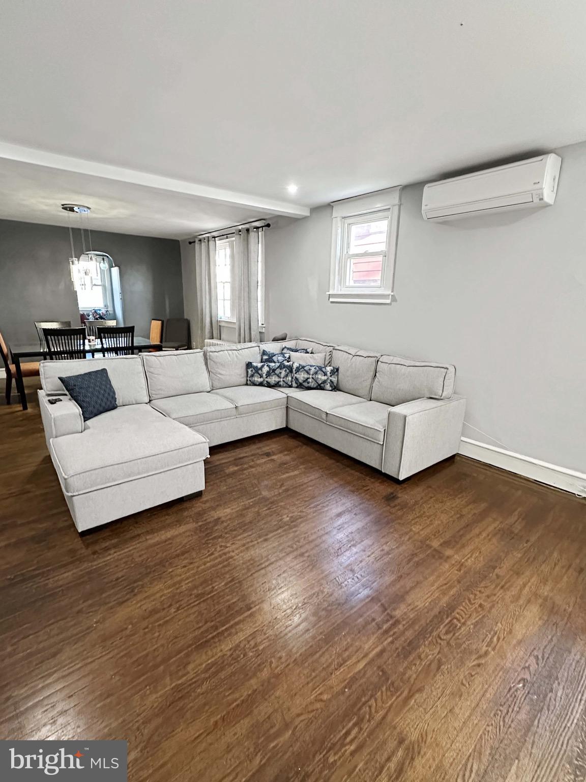 637 Arbor Road Cheltenham, PA 19012 - Photo 2 of 18 living room