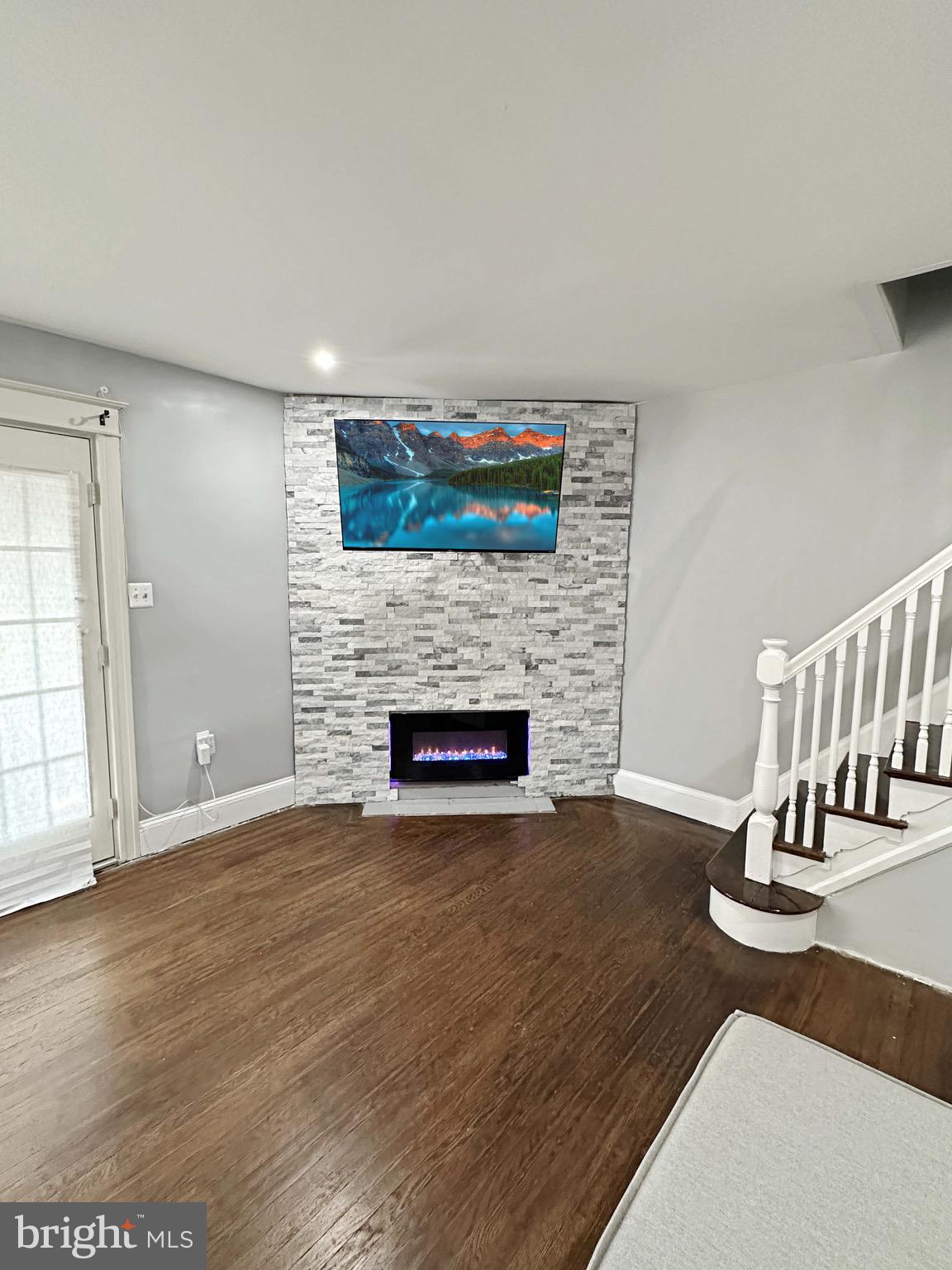 637 Arbor Road Cheltenham, PA 19012 - Photo 3 of 18 living room