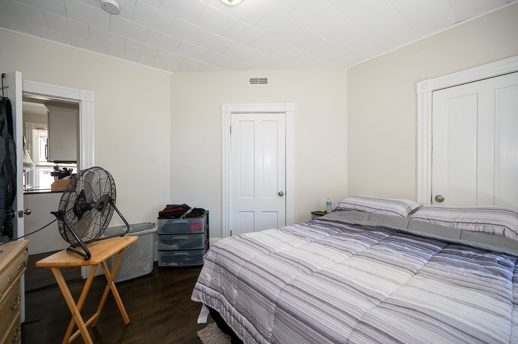 192 Vernon Street Worcester, MA 01607 - Photo 12 of 38
