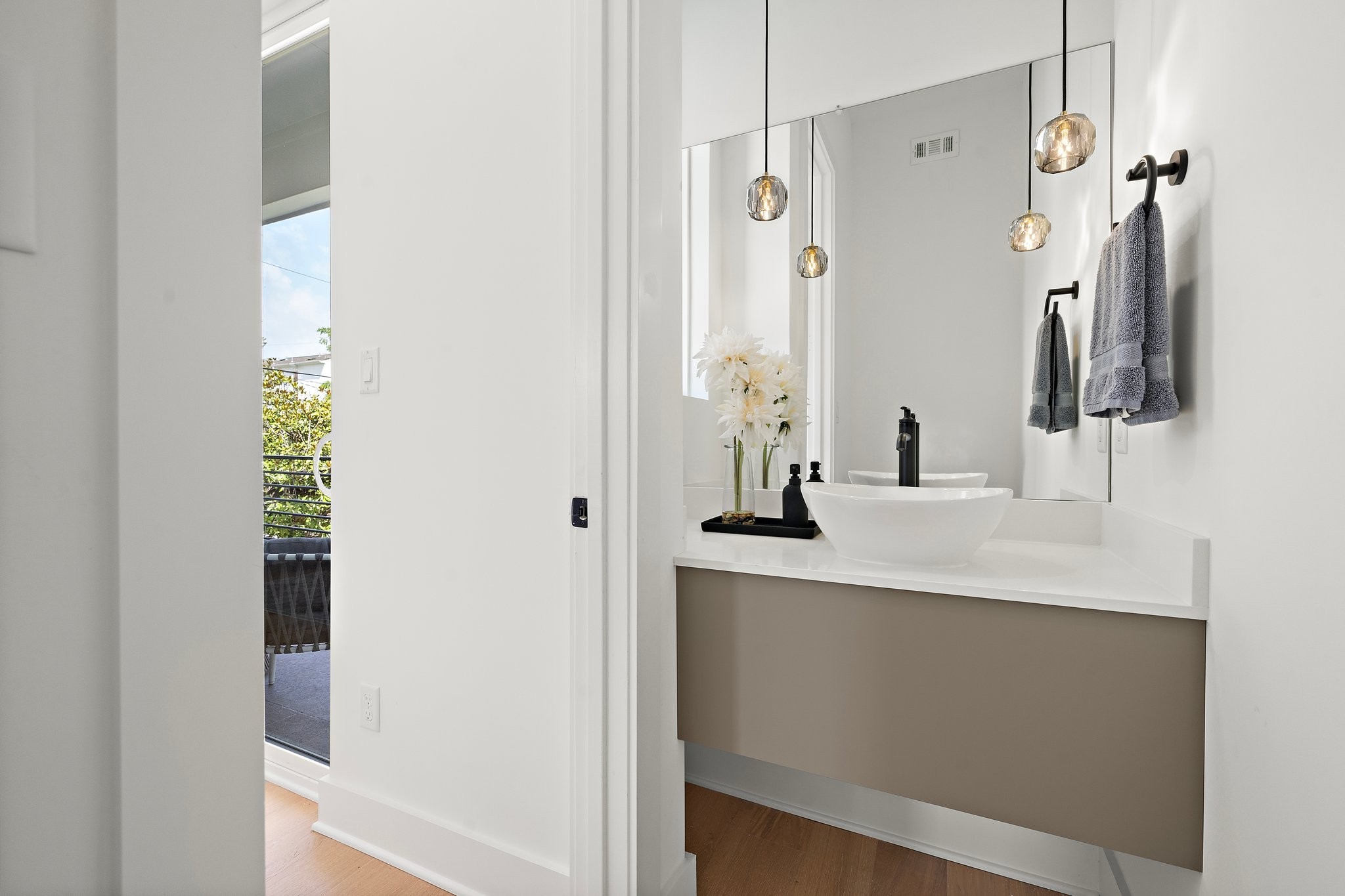 1607 Barbee Street Houston, TX 77004 - Photo 14 of 27 A simple yet charming half bathroom located on the second floor.