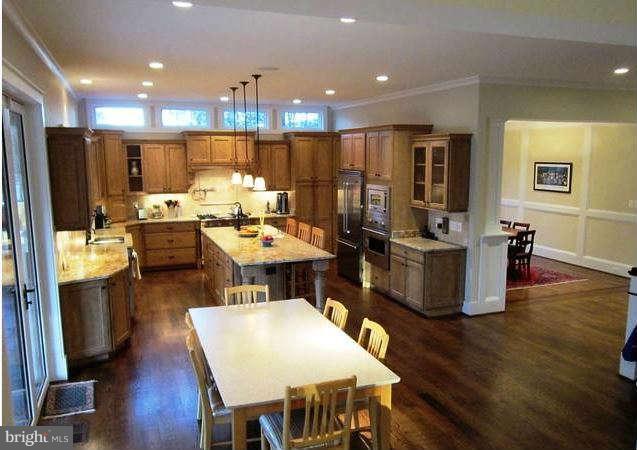 600 Kingsley Road Southwest Vienna, VA 22180 - Photo 3 of 11 Kitchen