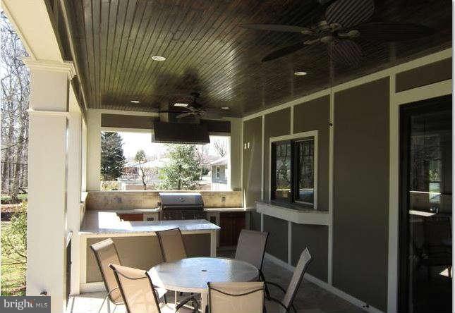 600 Kingsley Road Southwest Vienna, VA 22180 - Photo 10 of 11 Exterior (General)