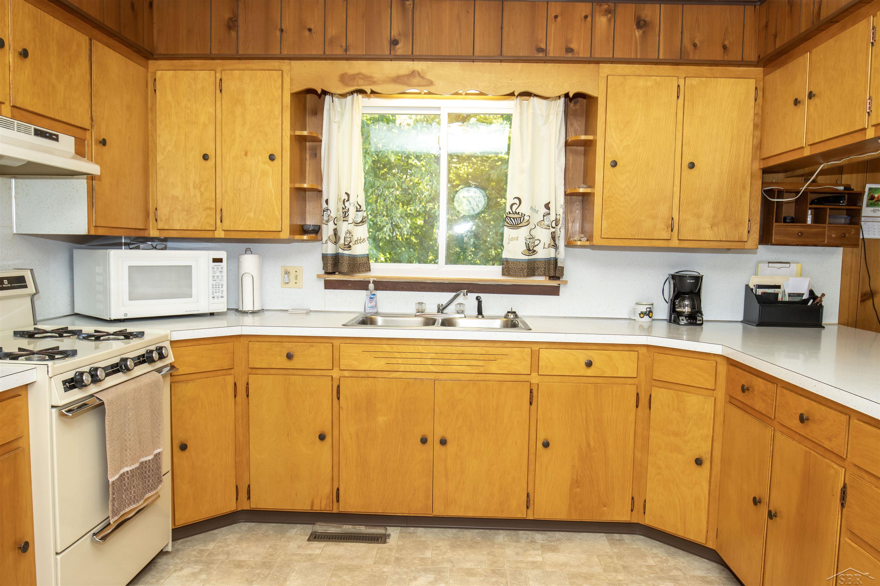 19250 Niver Road Oakley, MI 48649 - Photo 17 of 45 50123857-16.JPG